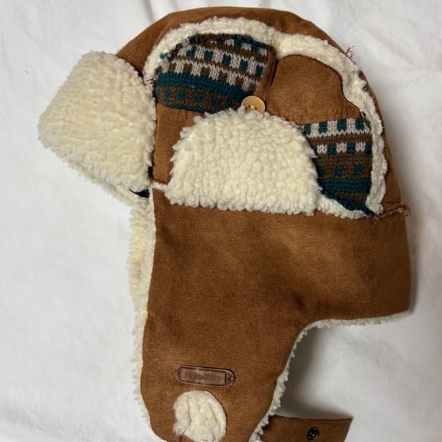 질스튜어트 귀도리 군밤 모자