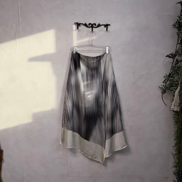 Low Classic gradient pleats printing sk