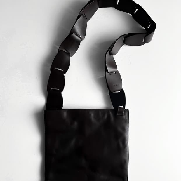 SS1997 GUCCI LEATHER SHOULDER BAG