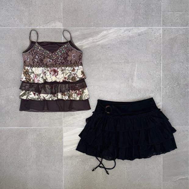 Dark brown oriental floral lace 슬리브리스