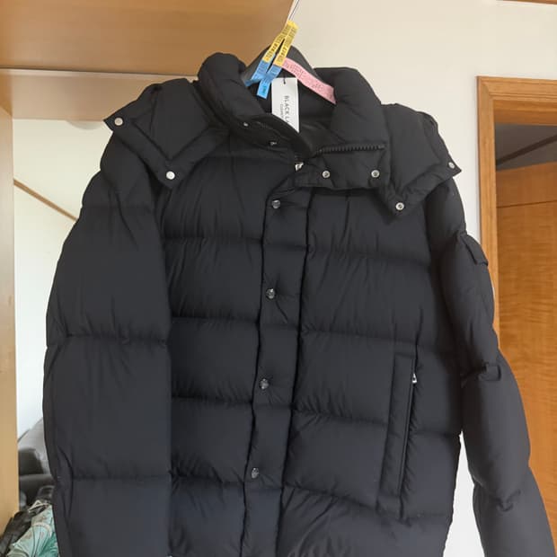 몽클레어 마야 70(베제르) 후드 숏 다운 자켓 블랙 5