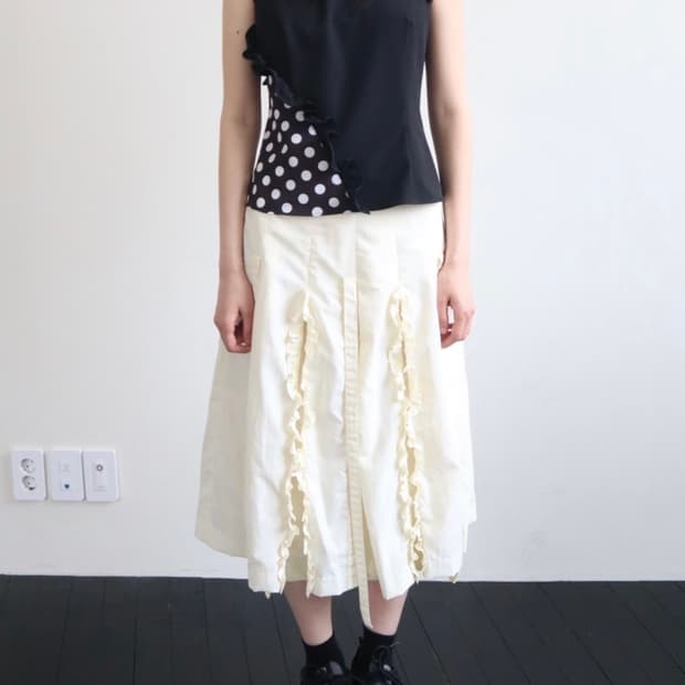 바하윤 RUFFLE RIBBON SKIRT (IVORY)