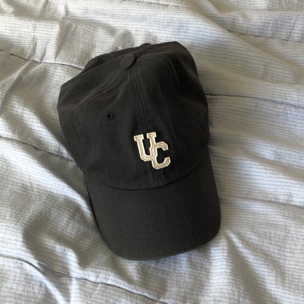 언더컨트롤 UC 볼캡 차콜