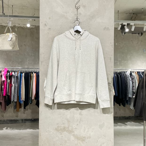 세러데이뉴욕 멜란지 아이보리 디치 밀러 스탠다드 후디