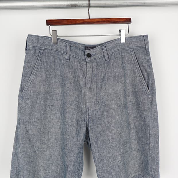 LEVI'S chambray chino shorts
