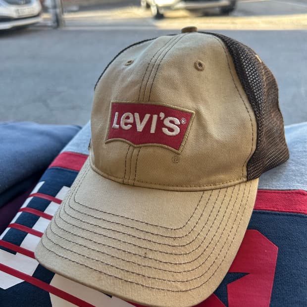 00‘s 리바이스 트러커매쉬캡