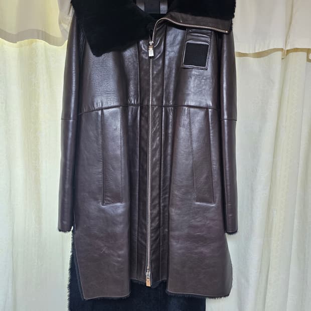 새상품 지방시 컬렉션 무스탕(2272만원)