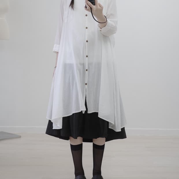 White collar wood button one-piece