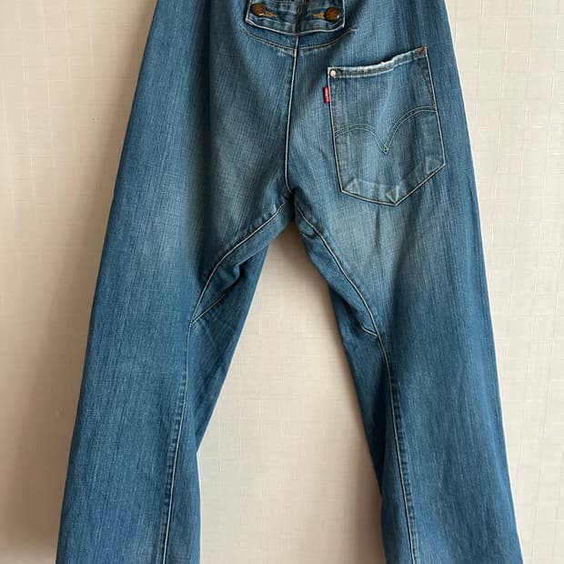 리바이스 엔지니어드 진