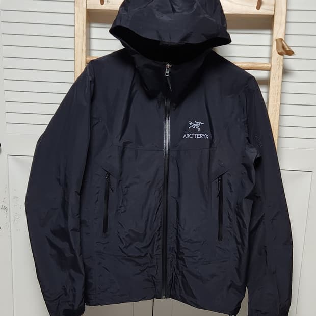 아크테릭스 베타 LT 고어택스 바람막이 블랙 자켓