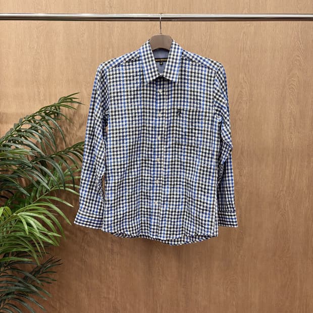 루이 버서스 긴팔 체크 셔츠 원 포켓 로고 자수 버튼 디테일 블루 네이비