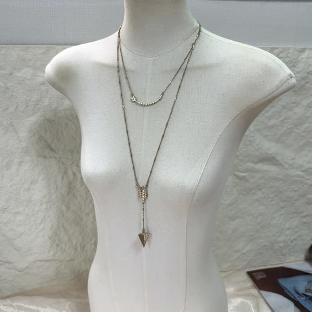 빈티지 양면착용 해머링 화살 레이어드 목걸이