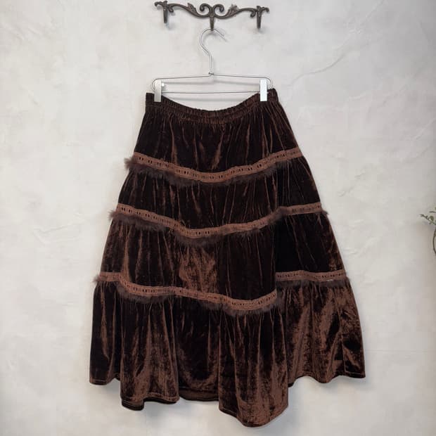 Dark brown fur trimming velvet long sk
