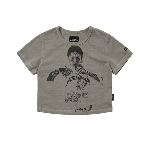 아조바이아조 Pseudo Knight Cropped T-Shirt [DU