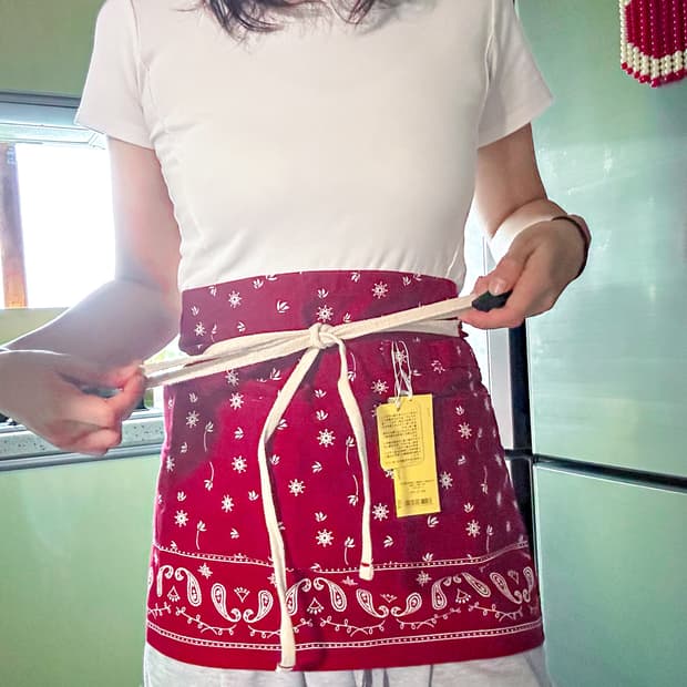 버건디 페이즐리 하프 앞치마 | ZAKANAKA