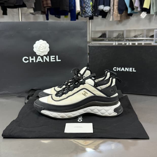 [리오브] 샤넬 CC 로고 믹스드파이버 패브릭 스웨이드 카프스킨 스니커즈