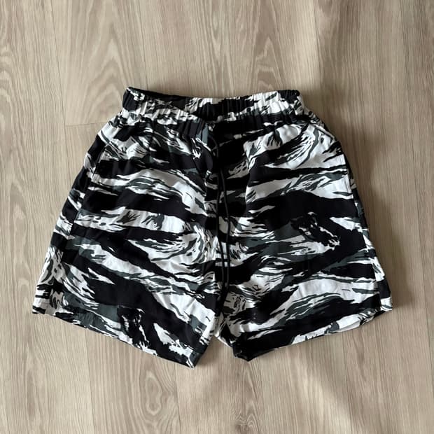 솔로이스트 25ss 타이거 스윔쇼츠