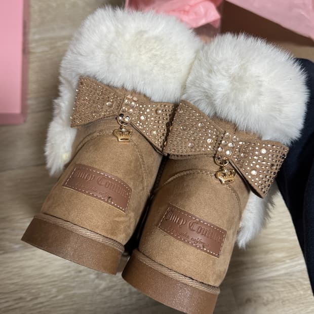 쥬시꾸뛰르 어그 부츠 7사이즈 (230-235)