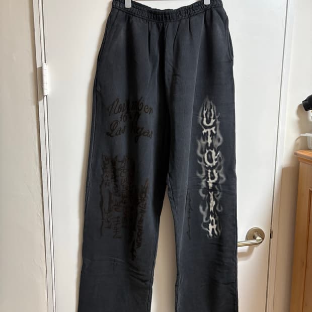 [XXL] 트래비스 스캇 유토피아 플레임 스웨트팬츠 블랙 새제품