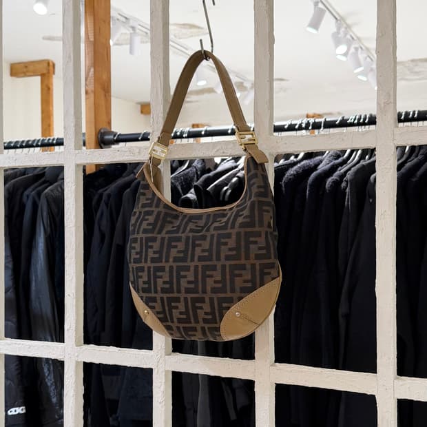 펜디 브라운 주카 캔버스 호보백