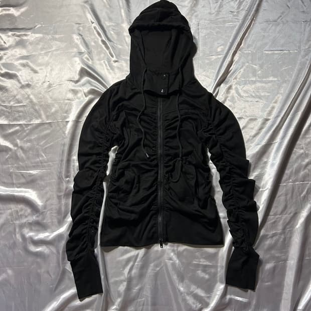 shirring black hood zip-up