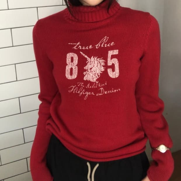 타미 힐피거 레드 터틀넥 니트 / S 사이즈