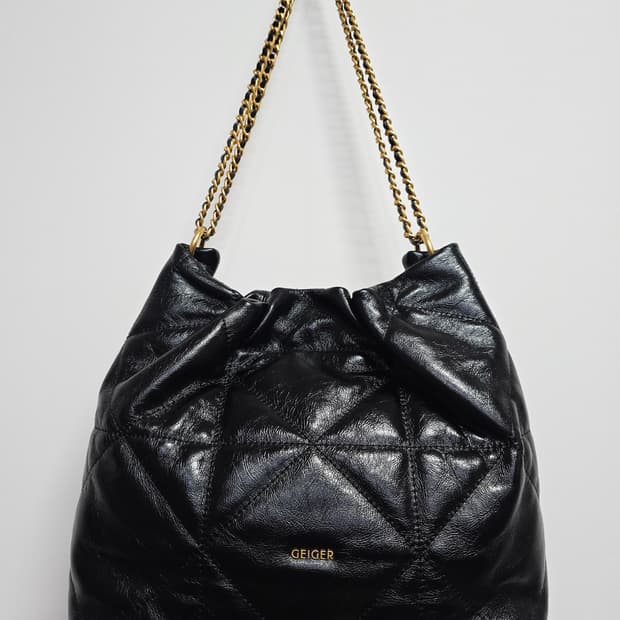 GEIGER 블랙 퀼팅 체인 숄더백