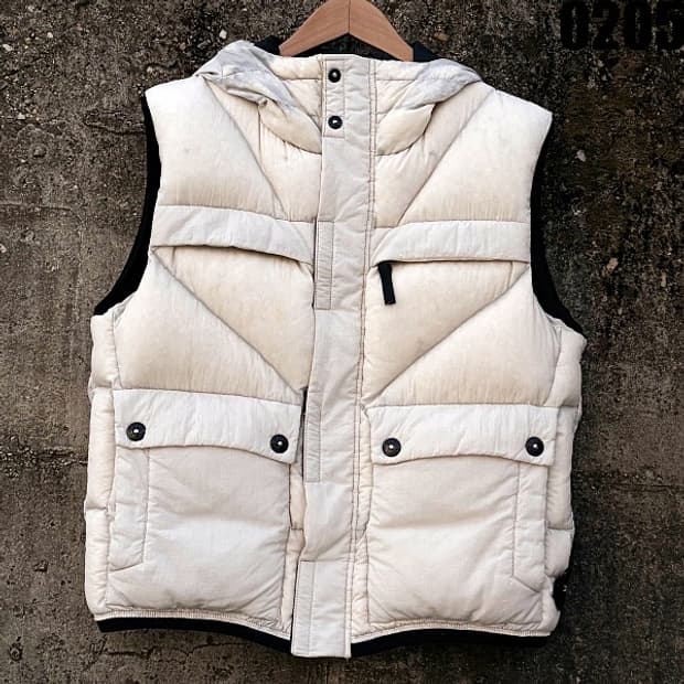 스톤아일랜드 후드 패딩 베스트 XL 하단 와펜 0205
