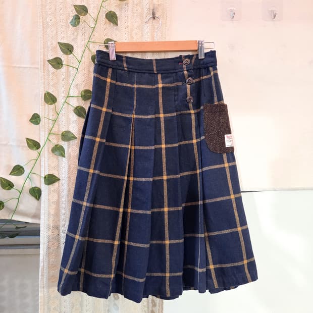 체크 미디 스커트