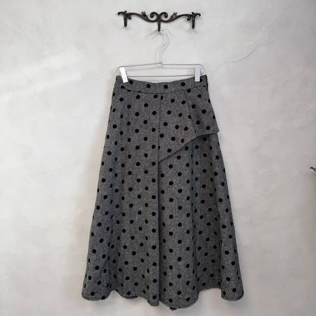 Gray dot layered flare skirt