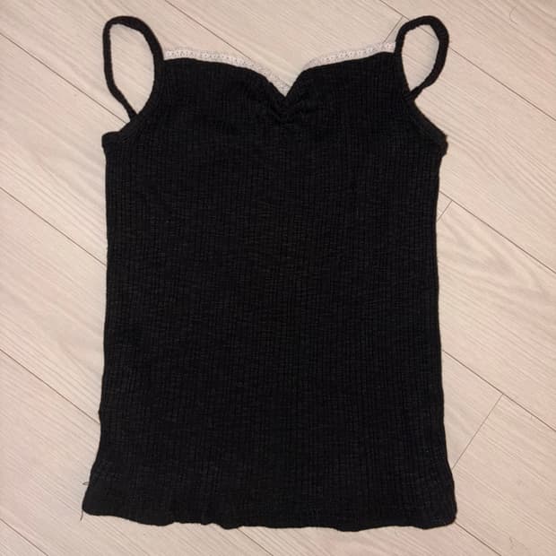 레이스 하트넥 나시