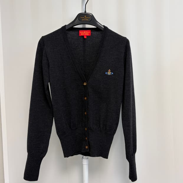 비비안웨스트우드 레드라벨 ORB로고 브이넥 울 가디건