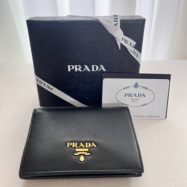 [A급/정품] 프라다 지갑 블랙 풀구성
