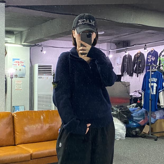 스톤아일랜드 네이비 와팬 하프 집업 니트  B2825
