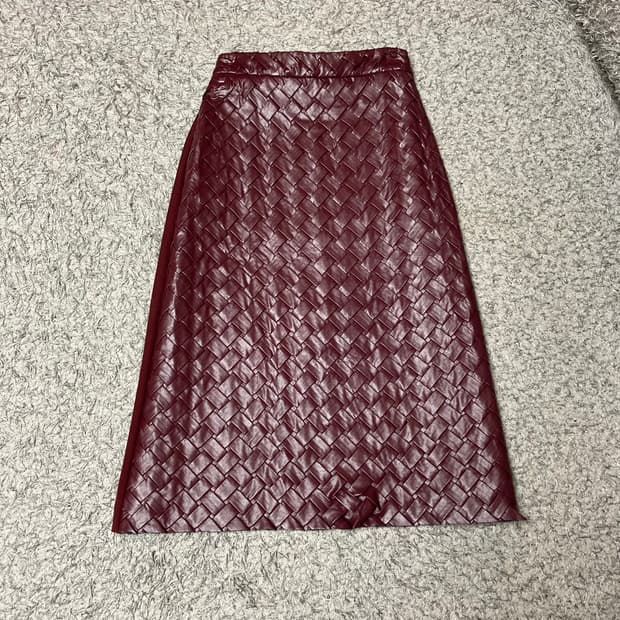 버건디 페이크레더 스커트