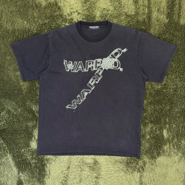 코스트 퍼 킬로 X Warped 웝트샵 콜라보 스티치 티셔츠 블랙