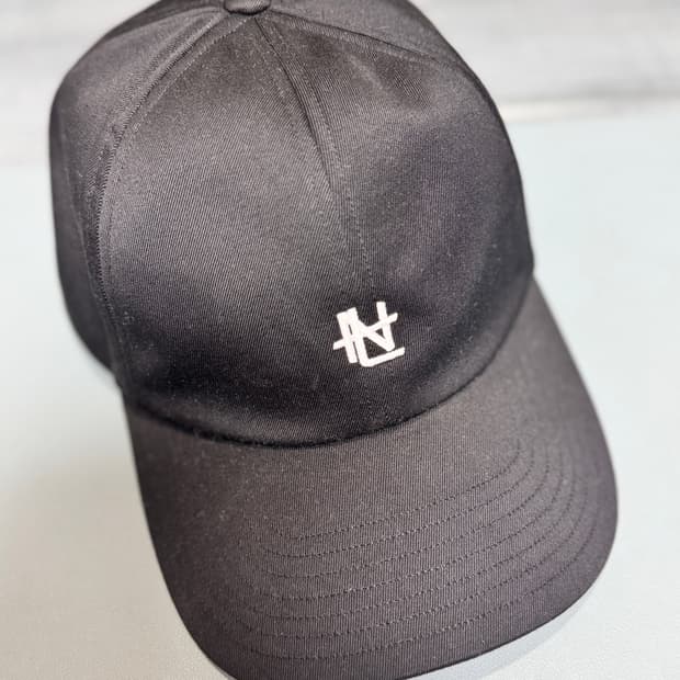 나나미카 치노 로고 자수 볼캡 블랙