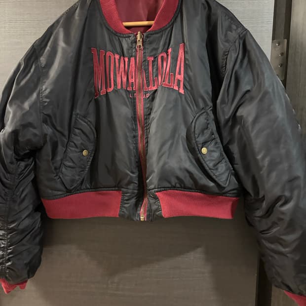 MOWALOLA 타이슨 봄버 자켓 (크롭 봄버 자켓) 리버서블