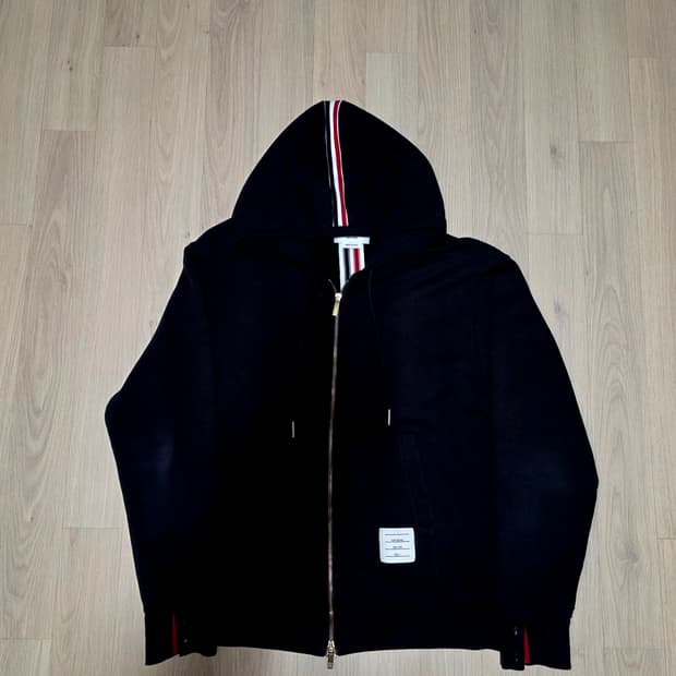 [4]톰브라운 백삼선 후드집업