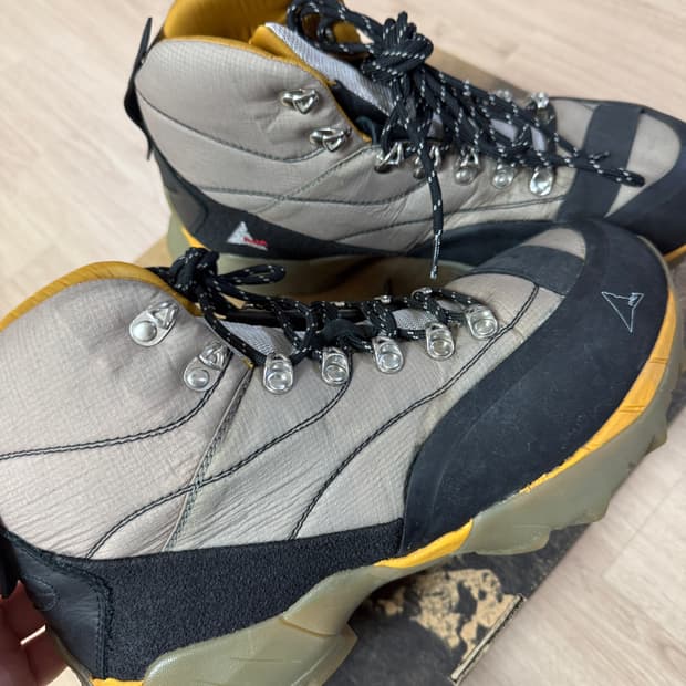 roa hiking andreas grey