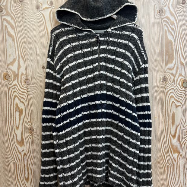 알마니진스 스트라이프 하프집업 후드 니트