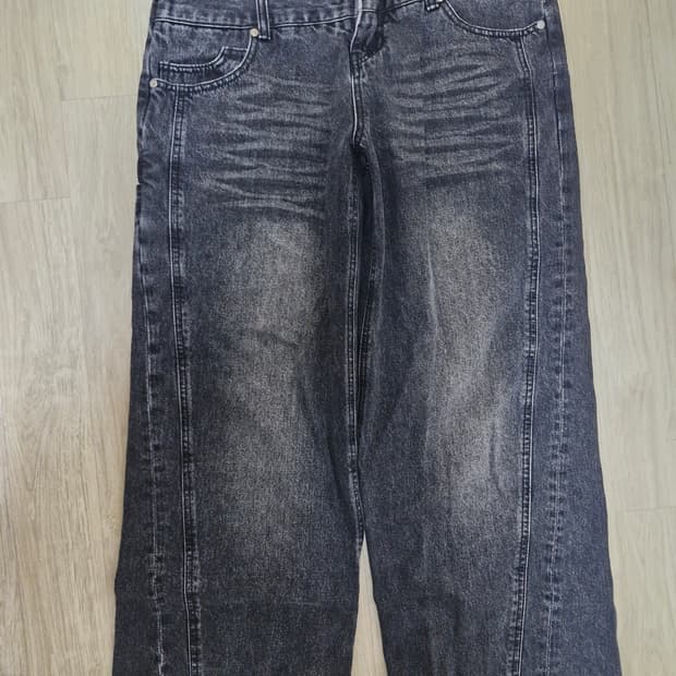 IDWS 아이돈워너셀 레이어 커브드 데님 블랙 판매합니다