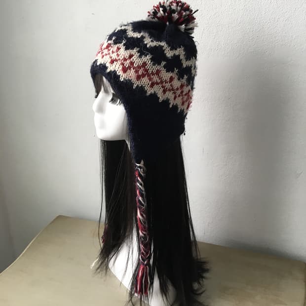 pom knit beanie