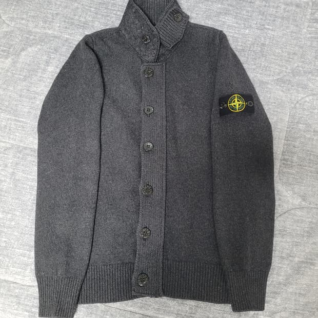 스톤아일랜드 램스울 울니트 가디건 다크그레이