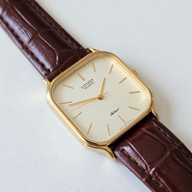 시티즌 호머 쿼츠 사각 스퀘어 금장 가죽 시계