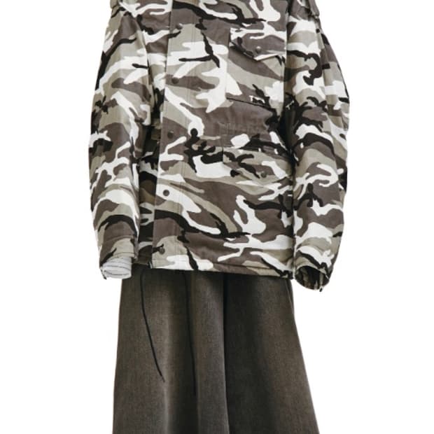 발렌시아가 스노우 카모 오프숄더 자켓