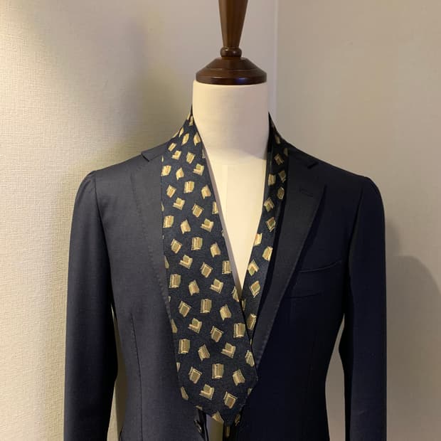 이세이미야케 100실크 명품넥타이 블랙컬러 기하학적패턴 A등급