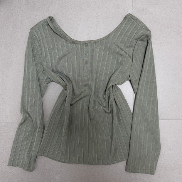 mint button longsleeve