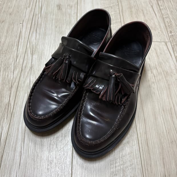 닥터마틴 아드리안 체리우드 270