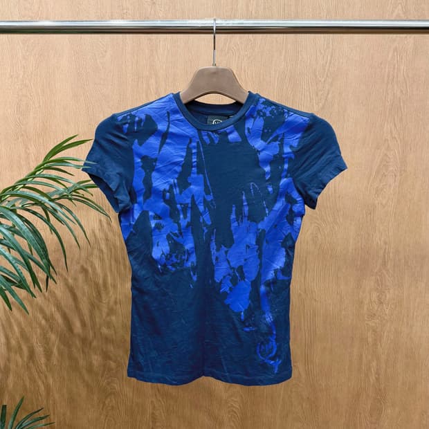 알렉산더 맥퀸 반팔 티셔츠 스플래시 아트 패턴 디테일 슬림핏 네이비